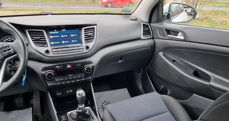 Hyundai Tucson cena 61900 przebieg: 174000, rok produkcji 2016 z Kamieńsk małe 211